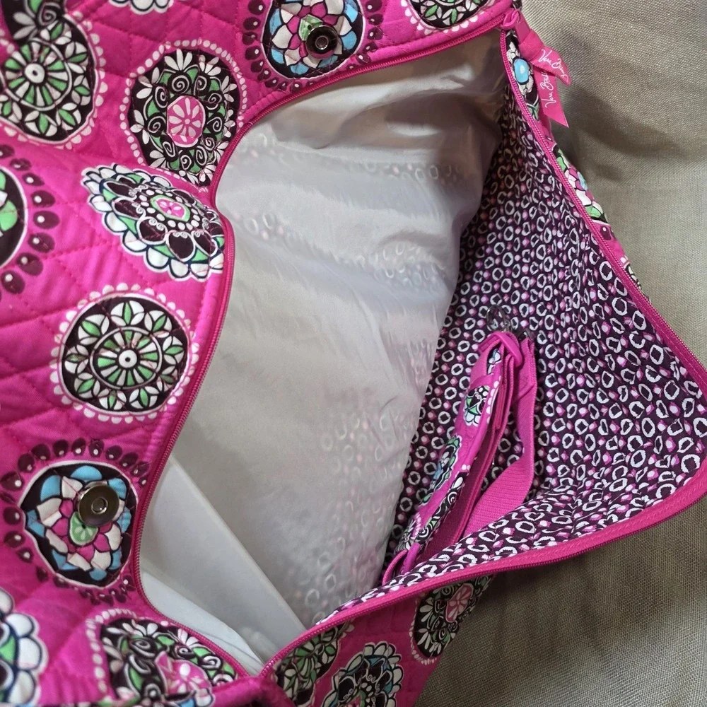 NEW Vera Bradley Cupcake Pink Garment Bag w/Geometric Floral Pattern New w/o Tag